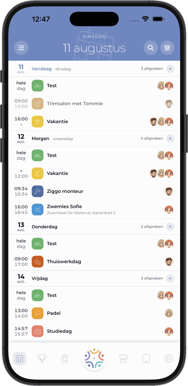 De Qudoo-app op een iPhone met dezelfde agenda als op het scherm
